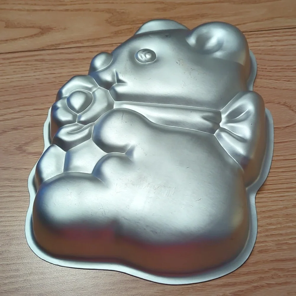 Cuddly Bear Cake Pan from Wilton 7458